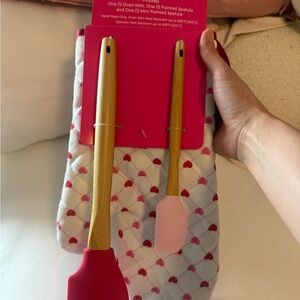 Red and Pink Kitchen Utensil Set